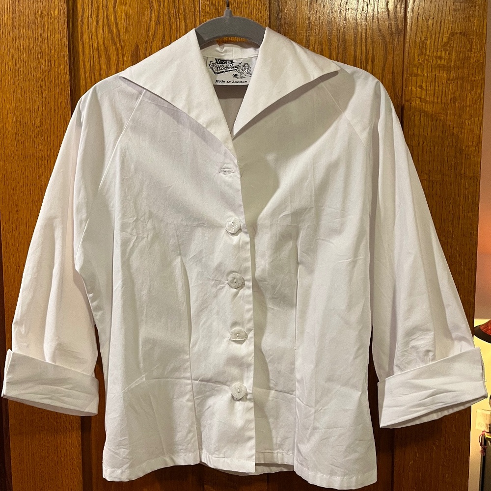 Vivien of Holloway raglan blouse